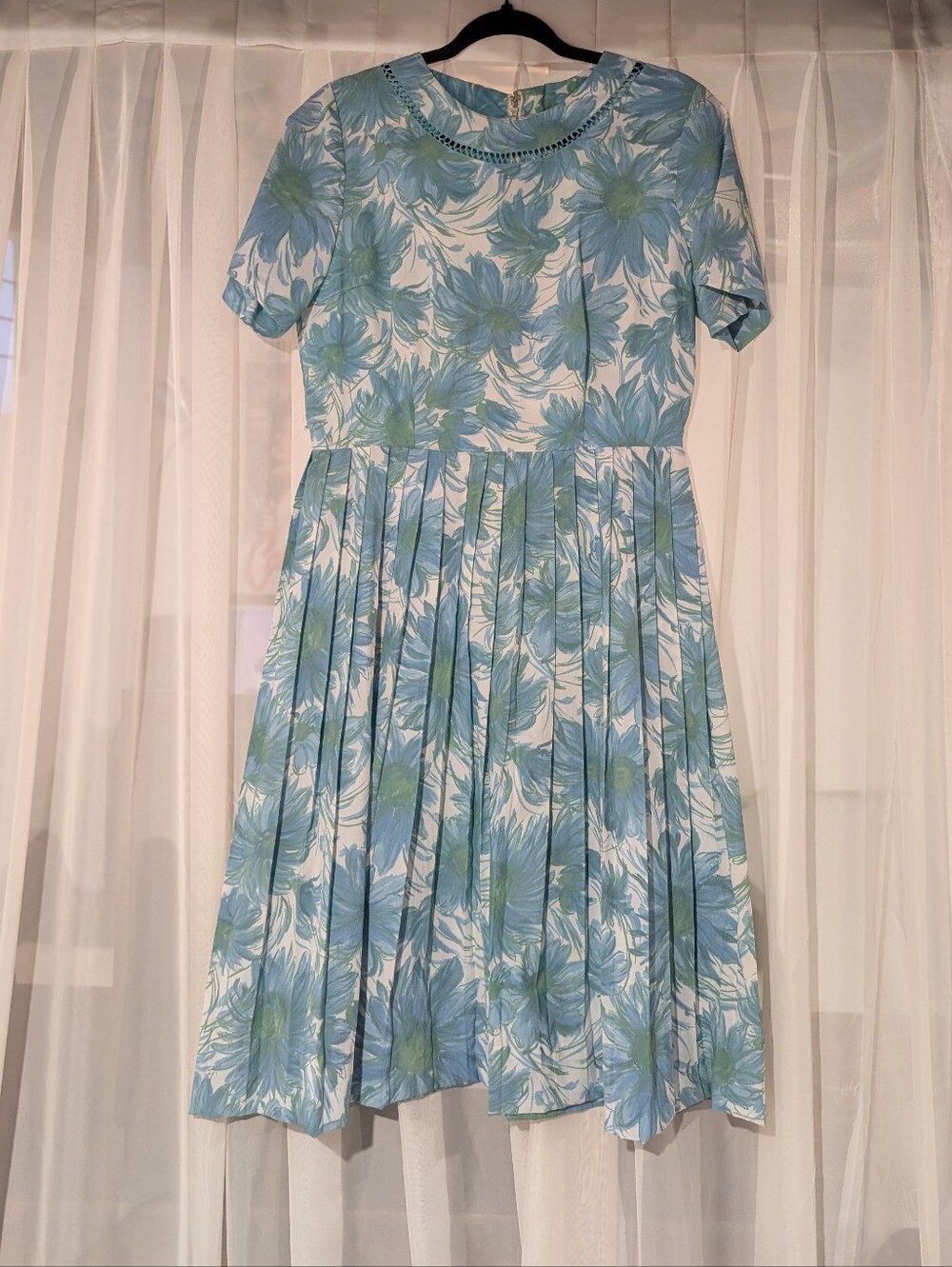 Vintage 1960s Blue Floral Day Dress